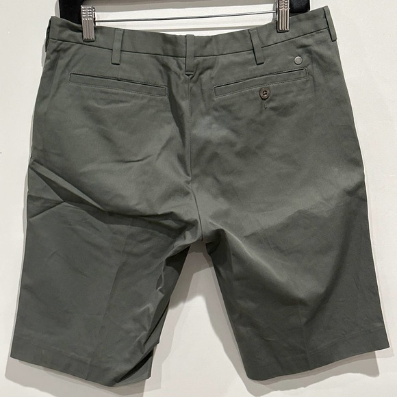 Fred Perry Plain City Chino Shorts In Drizzle Size 32 - Picture 2 of 3